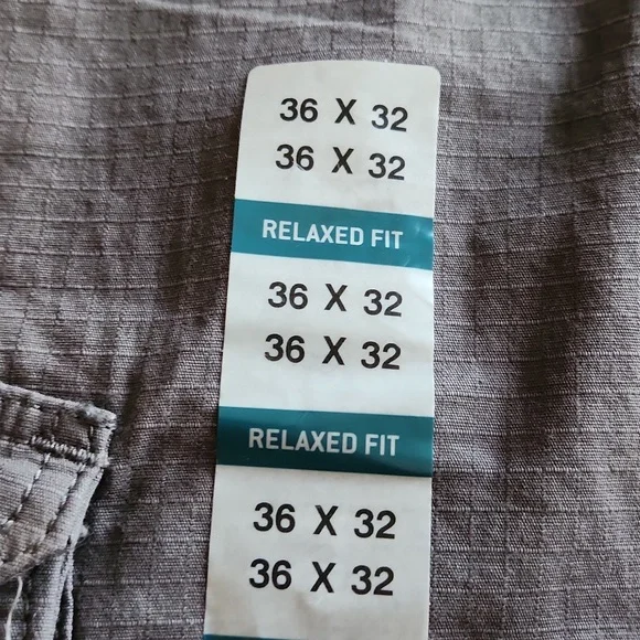 Carhartt NWT  Men's Relaxed Fit Gray Cargo Pant Size 36x32 - Picture 3 of 10